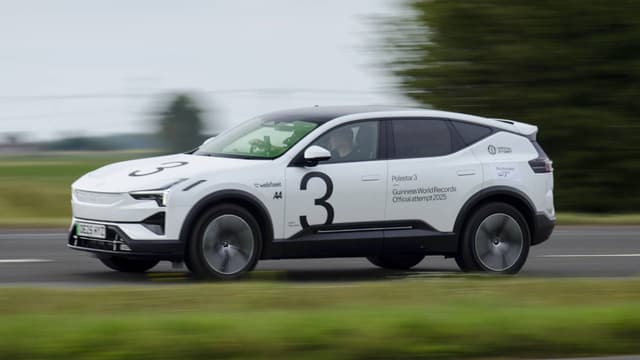 بولستار 3 تحطم الرقم القياسي العالمي لأطول رحلة SUV كهربائية