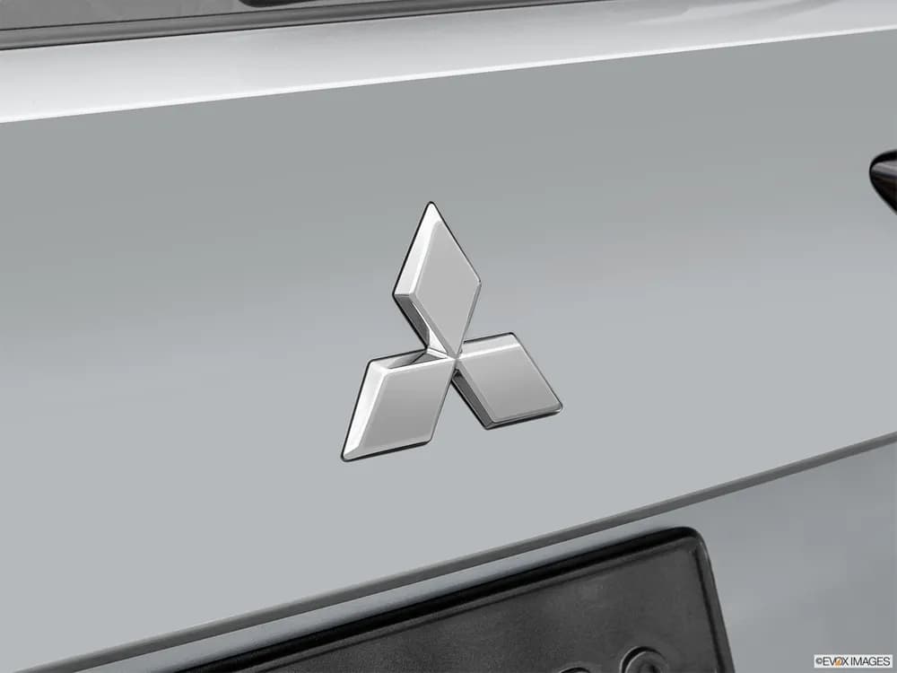 ميتسوبيشي أوتلاندر 2022 2.4L PHEV S-AWD Baseline