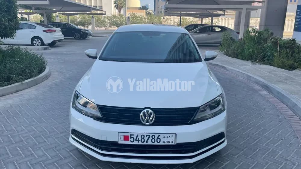 فولكس فاجن جتا 2.0L Sedan 2017 مستعملة