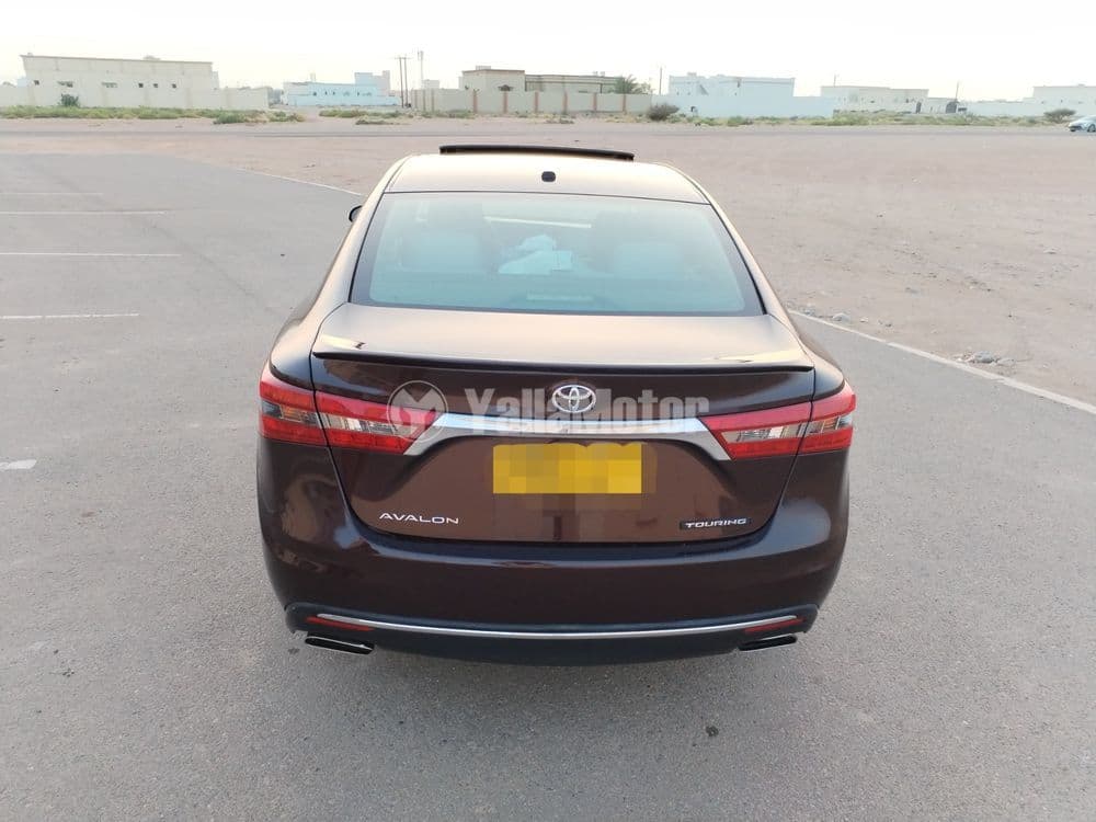 تويوتا افالون 3.5L V6 Touring 2016 مستعملة