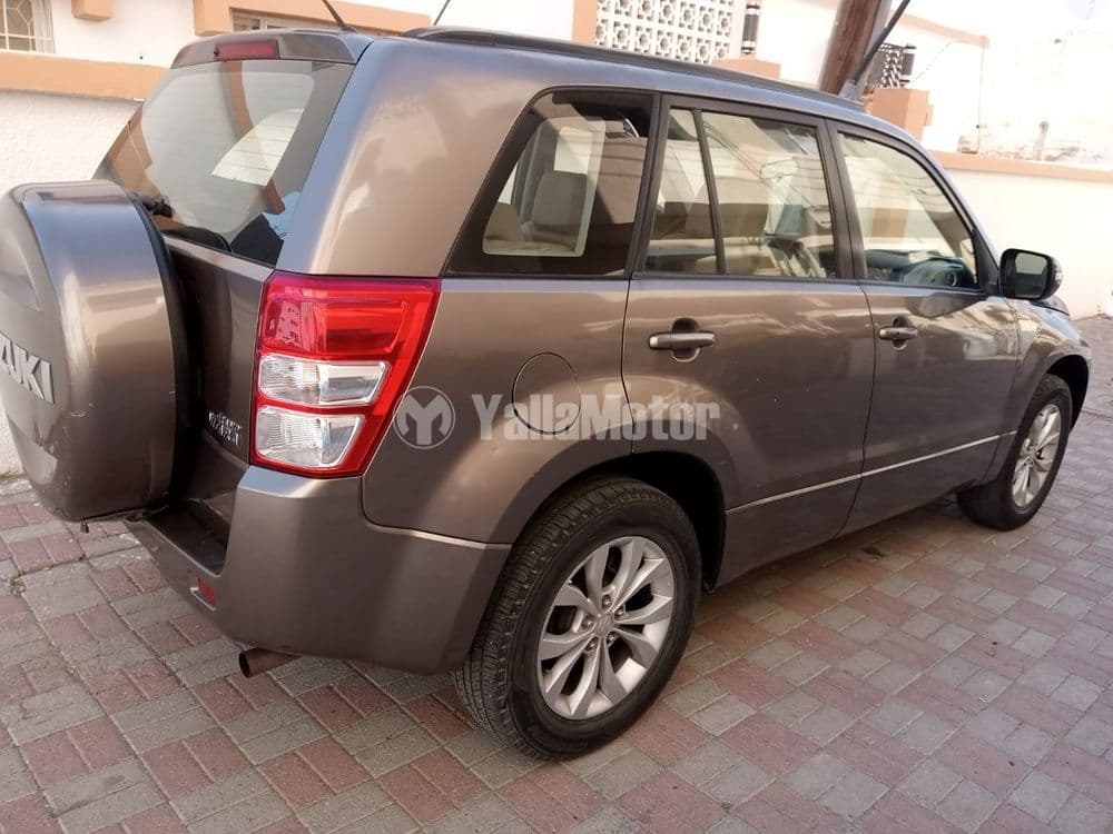 سوزوكي جراند فيتارا 5 Door Top 2014 مستعملة