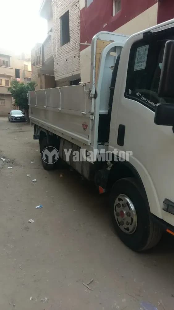 Used Isuzu NPR 2011