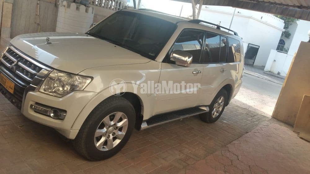 Used Mitsubishi 4th Generation Pajero 3.6L 2015