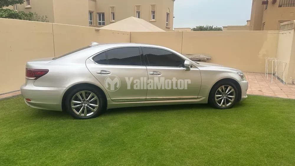 لكزس LS460 2015 مستعملة