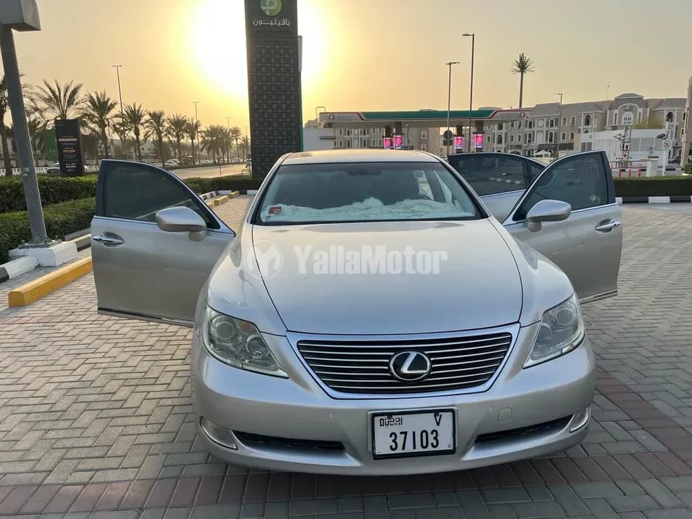 لكزس أل أس 460 4 door 4.6L SWB 2007 مستعملة