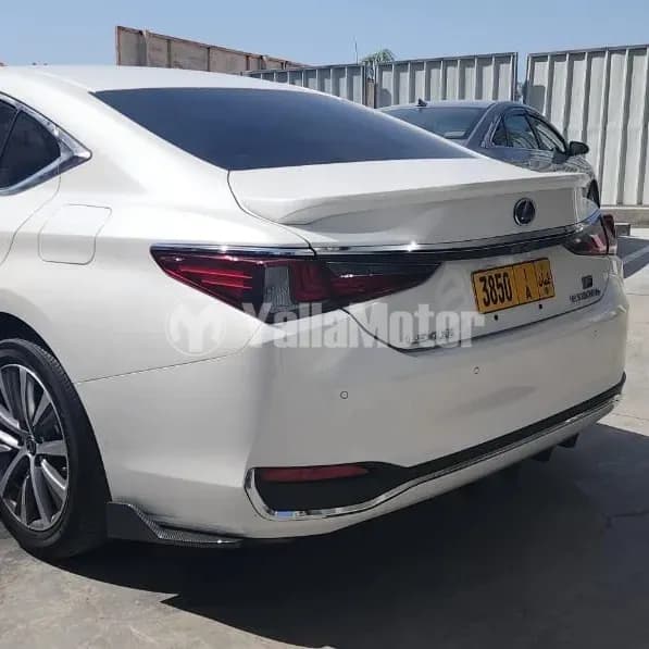 Used Lexus ES 300 Hybrid 2021