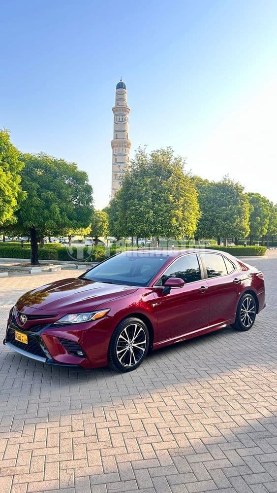 Used Toyota Camry 2.5L SE 2018