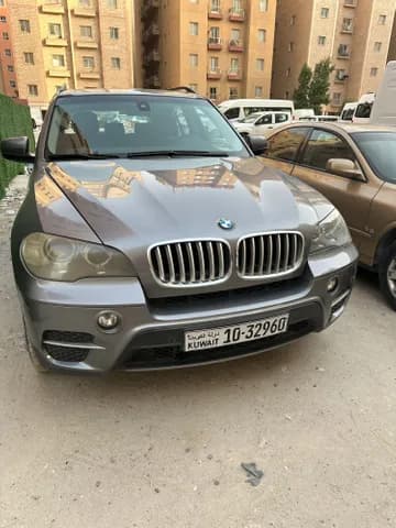 مستعملة بي إم دبليو اكس5 xDrive 35i 2011 مستعملة بي إم دبليو اكس5 xDrive 35i 2011 للبيع