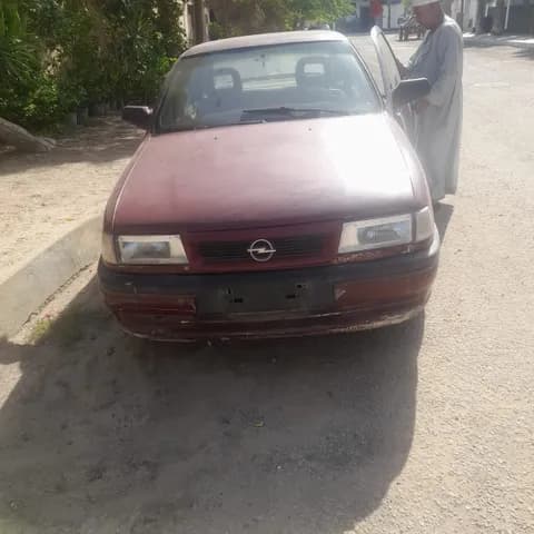 أوبل Vectra Sedan 1995 مستعملة أوبل Vectra Sedan 1995 مستعملة used_cars.forSale