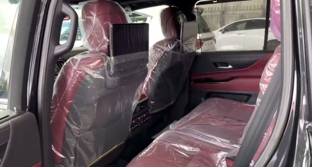 لكزس إل إكس 600 Signature AWD 7-Seats 2023 مستعملة