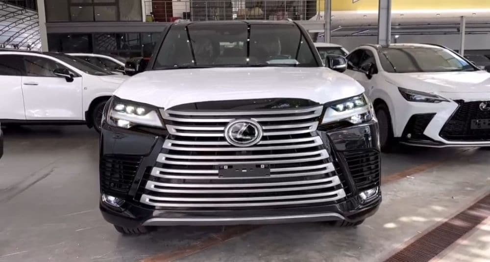 Used Lexus LX 600 Signature AWD (7-Seats) 2023