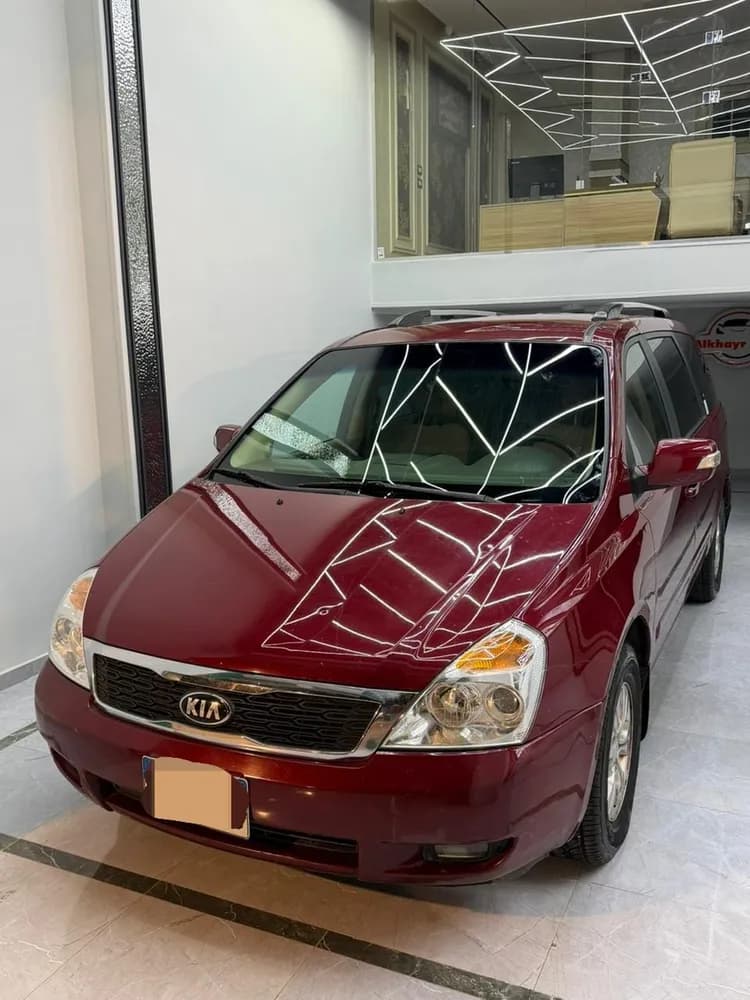 Used Kia Carnival 2013