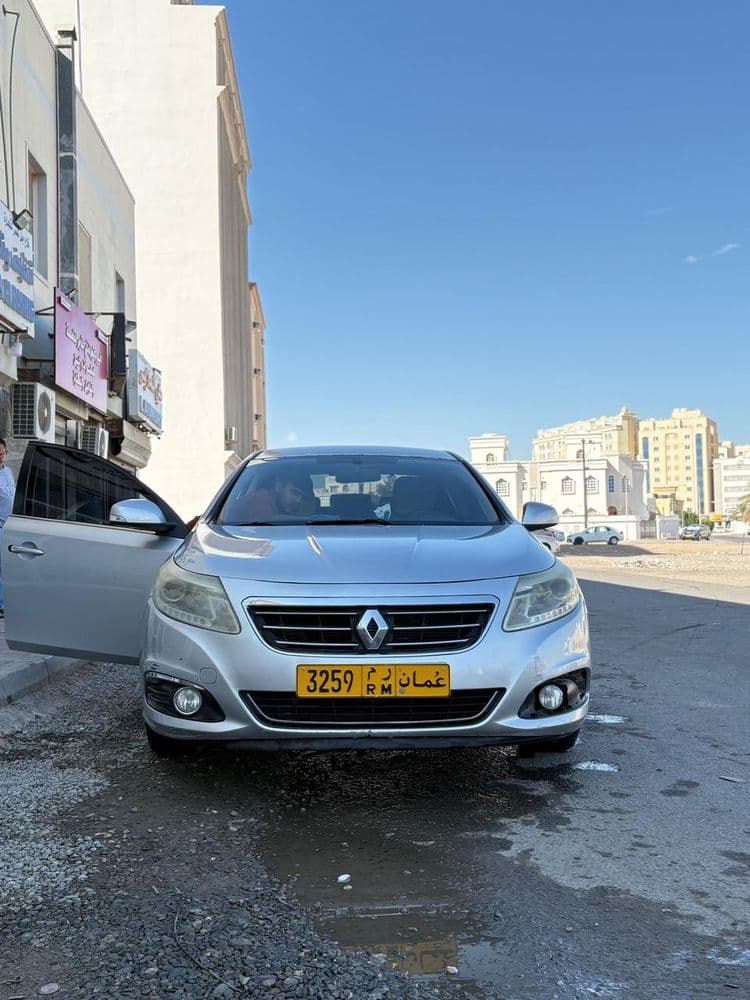 Used Renault Safrane 2.0L, 4cyl SE 2015