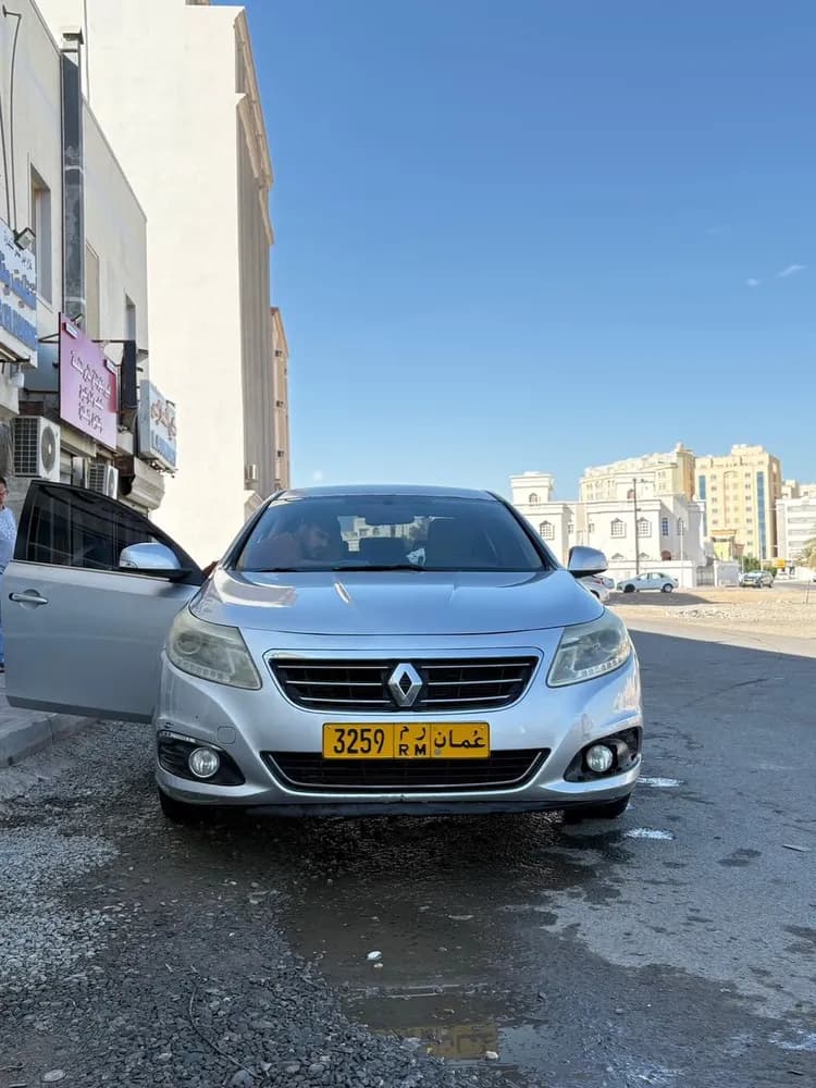 Used Renault Safrane 2.0L, 4cyl SE 2015 Used Renault Safrane 2.0L, 4cyl SE 2015 used_cars.forSale