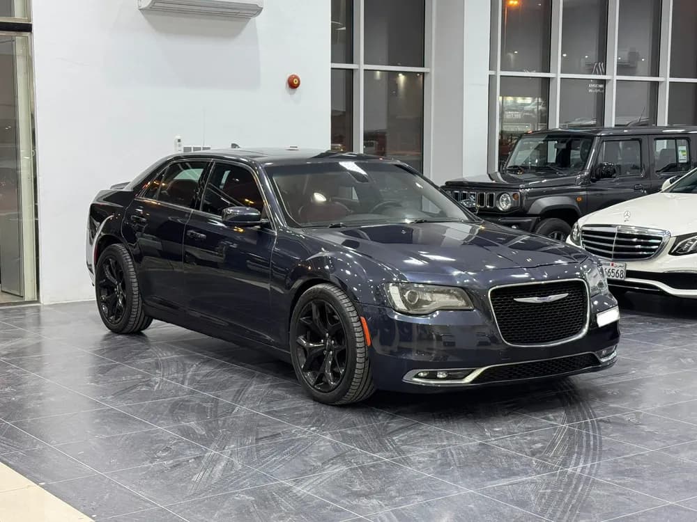 كرايسلر 300 سي 3.6L 2016 مستعملة