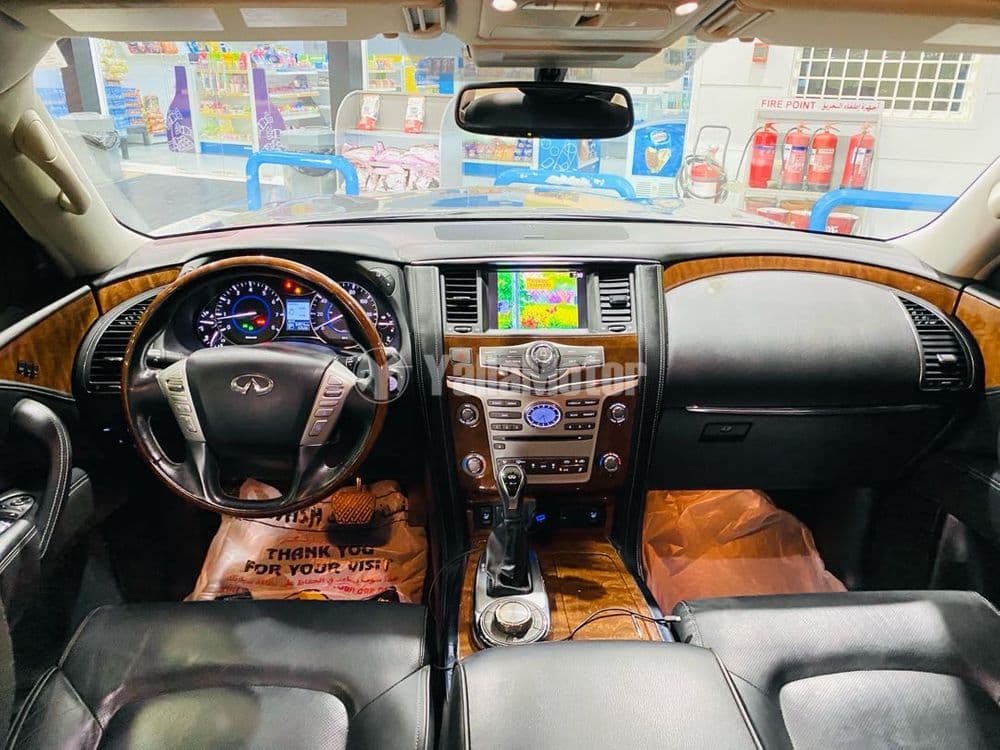 انفينيتي كيو اكس80 5.6L 8s Base 2019 مستعملة