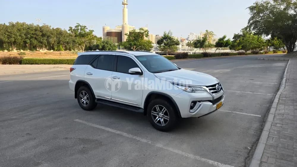 مستعملة تويوتا فورتشنر 2.7L GX2 4X4 2016
