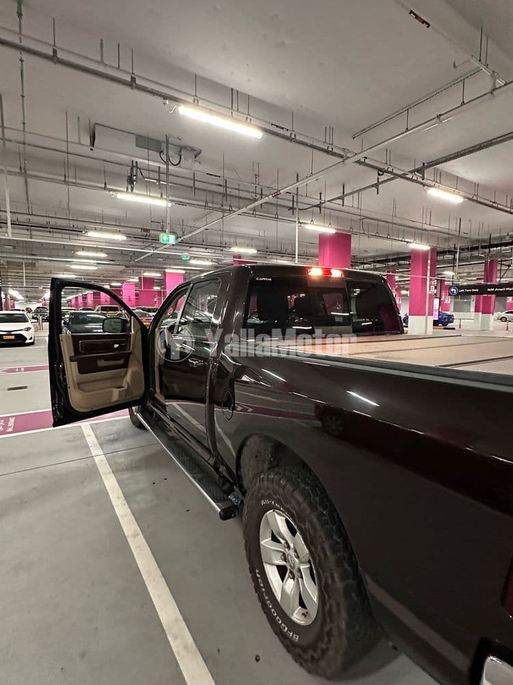 Used Dodge RAM 1500 SLT CREW 2017