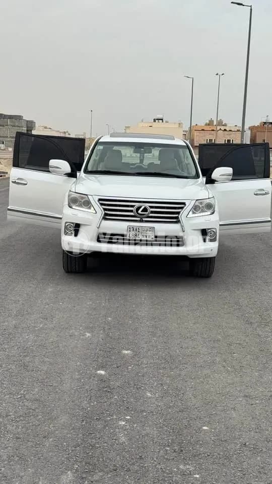 Used Lexus LX 570 2013