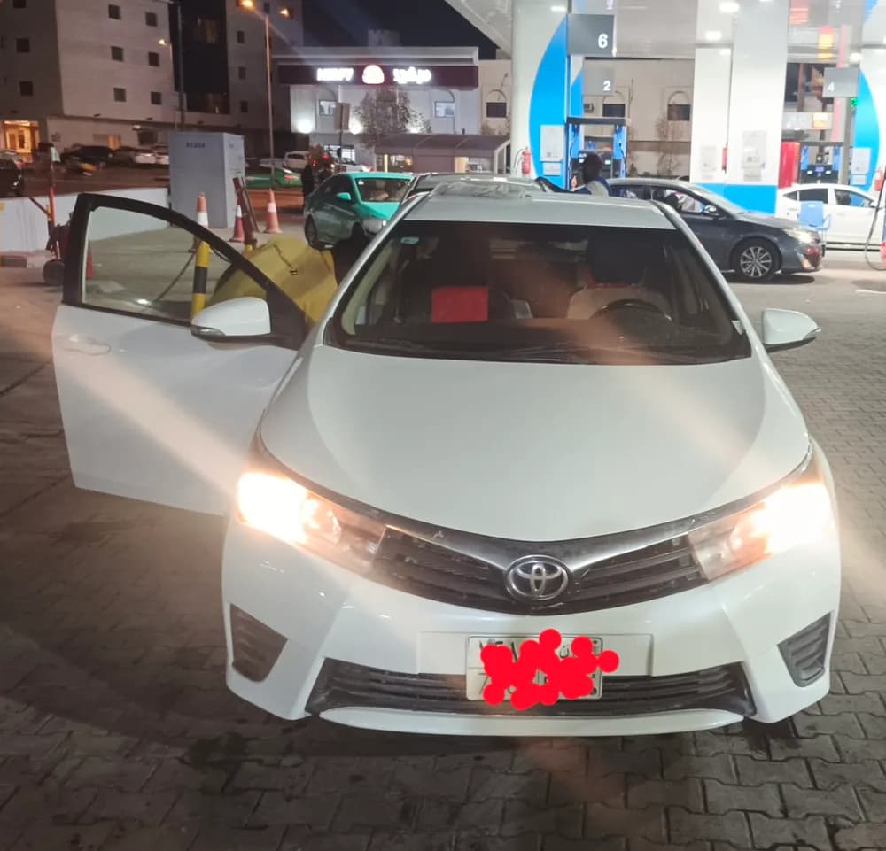 تويوتا كورولا 1.6L XLI 2015 مستعملة
