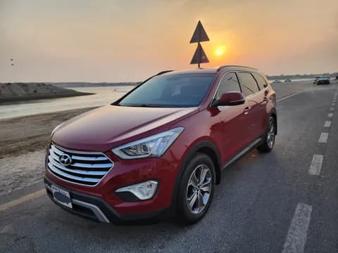 Used Hyundai Grand Santa Fe 3.3L FWD 2015 Used Hyundai Grand Santa Fe 3.3L FWD 2015 used_cars.forSale