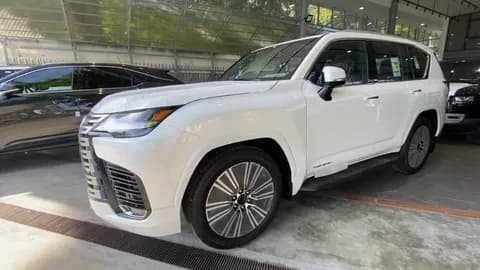 Used Lexus LX 600 Signature AWD (7-Seats) 2023 Used Lexus LX 600 Signature AWD (7-Seats) 2023 used_cars.forSale