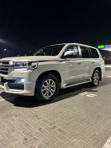 Used Toyota Land Cruiser 4.5L GXR1 Diesel 2020 Used Toyota Land Cruiser 4.5L GXR1 Diesel 2020 used_cars.forSale