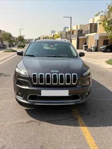 جيب شيروكي Limited 3.2L 2017 مستعملة جيب شيروكي Limited 3.2L 2017 مستعملة للبيع