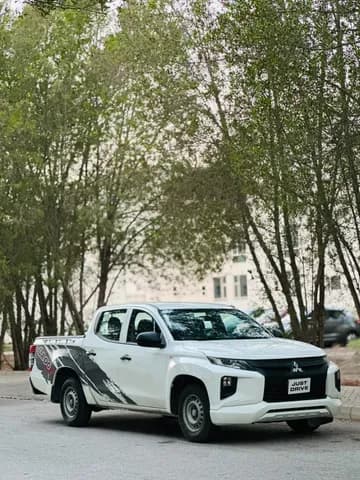 ميتسوبيشي أل200 Double Cab 2021 مستعملة ميتسوبيشي أل200 Double Cab 2021 مستعملة used_cars.forSale