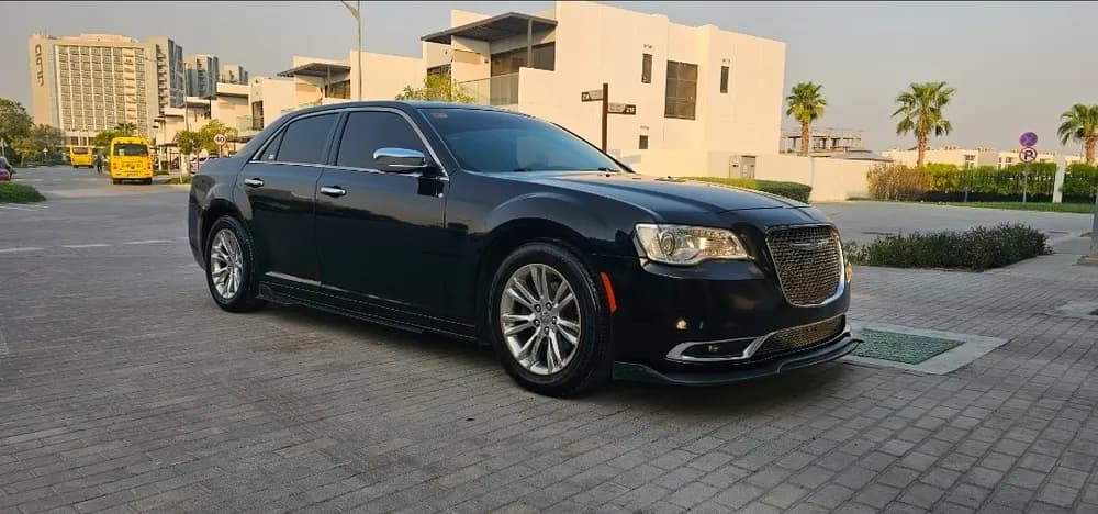 كرايسلر 300 سي 3.6L 2015 مستعملة