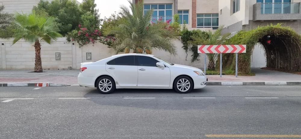 لكزس إي أس 350 4 door 3.5L 2011 مستعملة