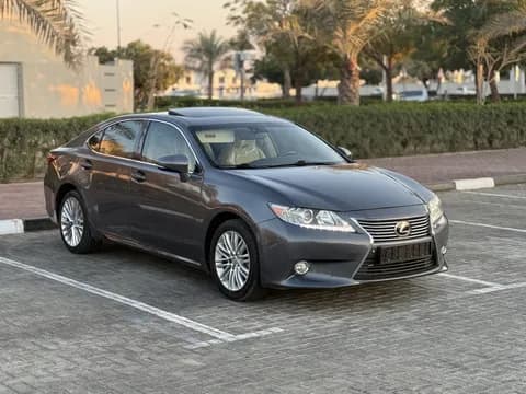 لكزس إي أس 350 4 door 3.5L 2013 مستعملة لكزس إي أس 350 4 door 3.5L 2013 مستعملة used_cars.forSale