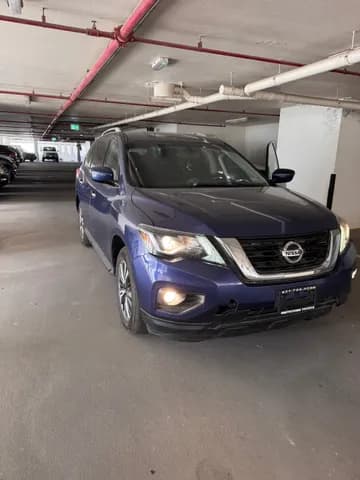 Used Nissan Pathfinder 3.5L SV 4WD 2017 Used Nissan Pathfinder 3.5L SV 4WD 2017 for sale