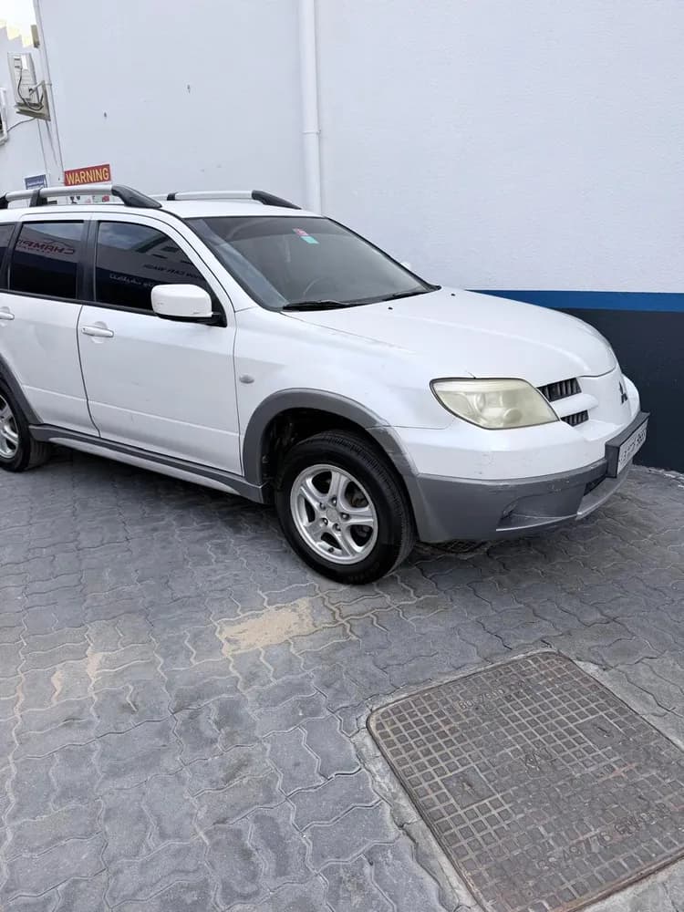 Used Mitsubishi Outlander 2.4L 2005