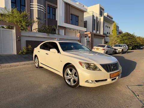 لكزس أل أس 460 4 door 4.6L SWB 2007 مستعملة