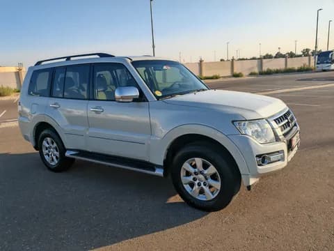 ميتسوبيشي باجيرو 3.5L 5 Door Mid 2017 مستعملة ميتسوبيشي باجيرو 3.5L 5 Door Mid 2017 مستعملة used_cars.forSale