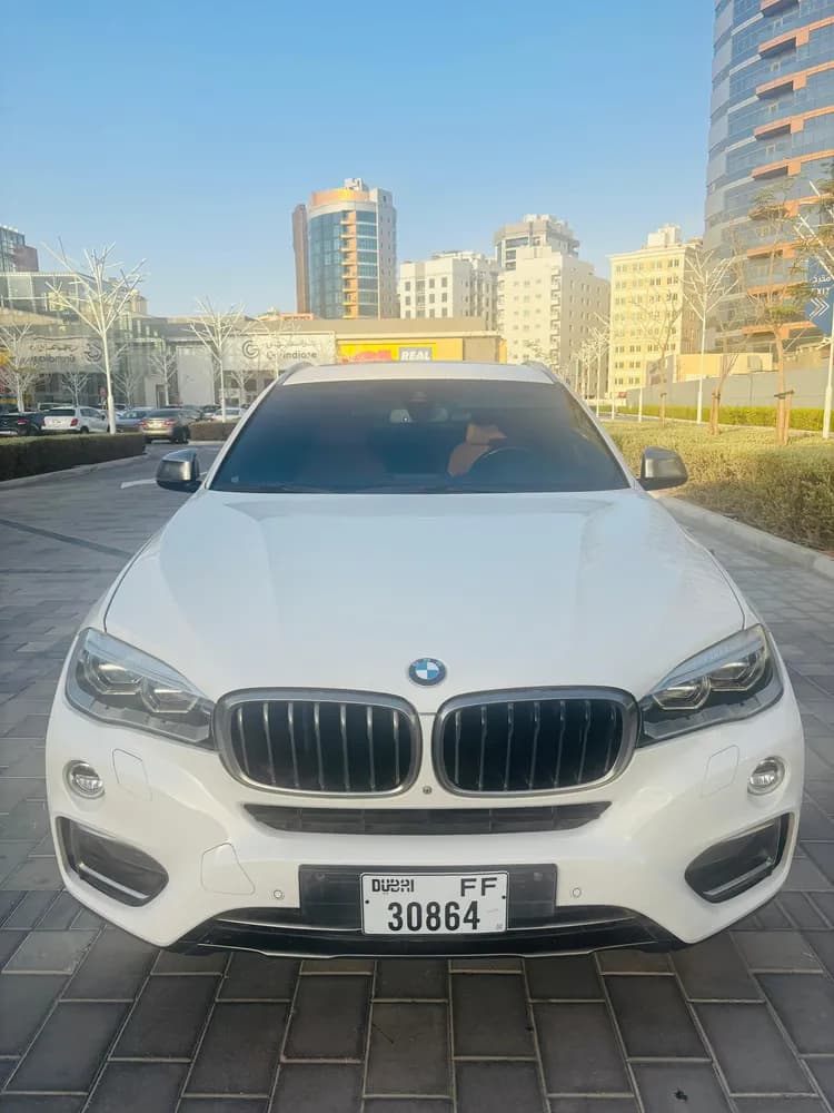 بي إم دبليو اكس6 xDrive 50i 2015 مستعملة