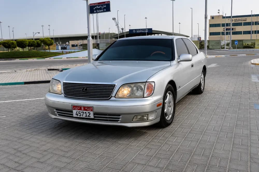 لكزس LS 400 2000 مستعملة
