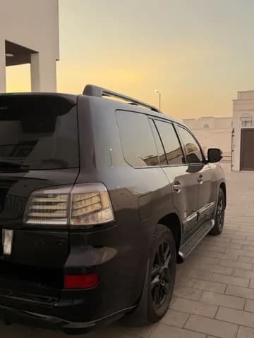 لكزس أل أكس 570 5 door 5.7L 2010 مستعملة