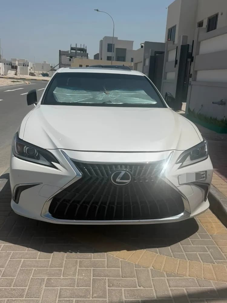 Used Lexus ES 300 Hybrid 2023