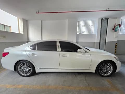 لكزس أل أس 460 ل 4 door 4.6L LWB 2011 مستعملة لكزس أل أس 460 ل 4 door 4.6L LWB 2011 مستعملة used_cars.forSale