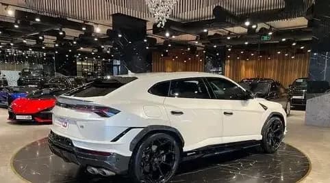 لامبورجيني أوروس 4.0T V8 2024 مستعملة