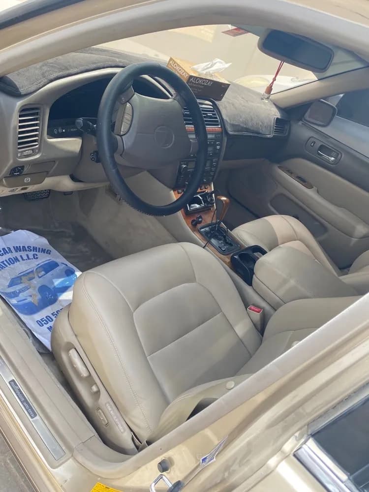 لكزس LS 400 2000 مستعملة