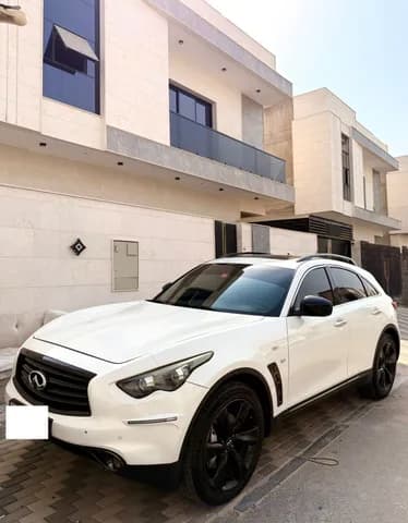 انفينيتي كيو اكس70 3.7L Limited 2015 مستعملة انفينيتي كيو اكس70 3.7L Limited 2015 مستعملة used_cars.forSale