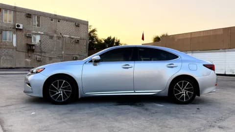 لكزس إي أس 350 4 door 3.5L 2018 مستعملة لكزس إي أس 350 4 door 3.5L 2018 مستعملة used_cars.forSale