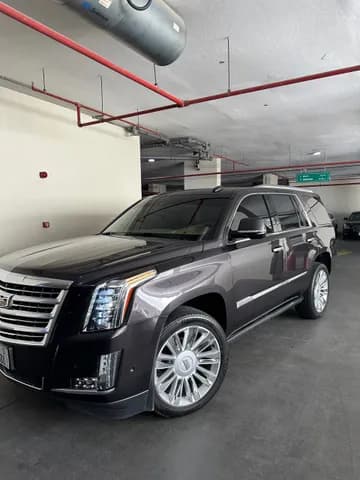 Used Cadillac Escalade 6.2L Platinum 2018 Used Cadillac Escalade 6.2L Platinum 2018 used_cars.forSale
